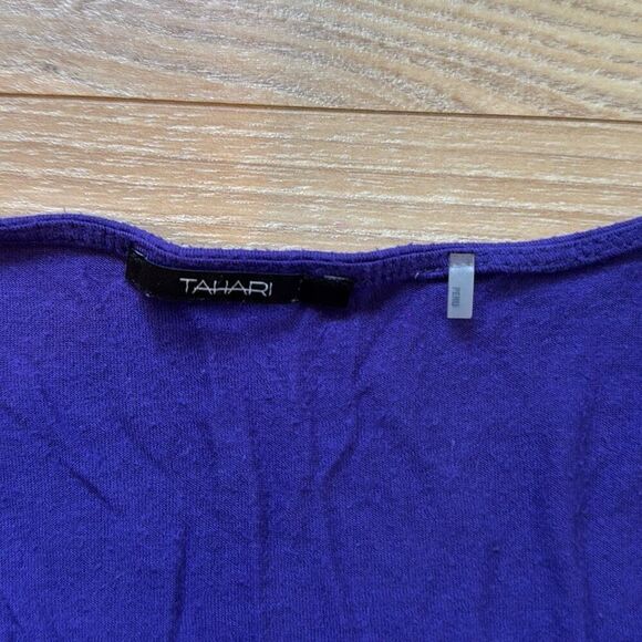 Tahari purple top size medium   No size tag but measures to be approximately a s - Picture 2 of 6